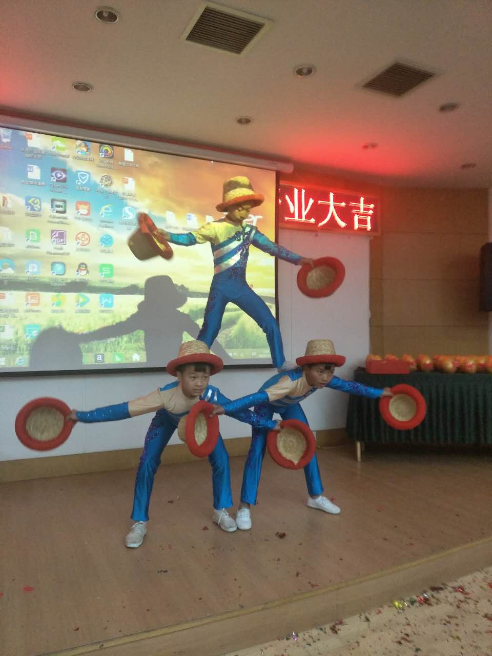 雜技表演.jpg